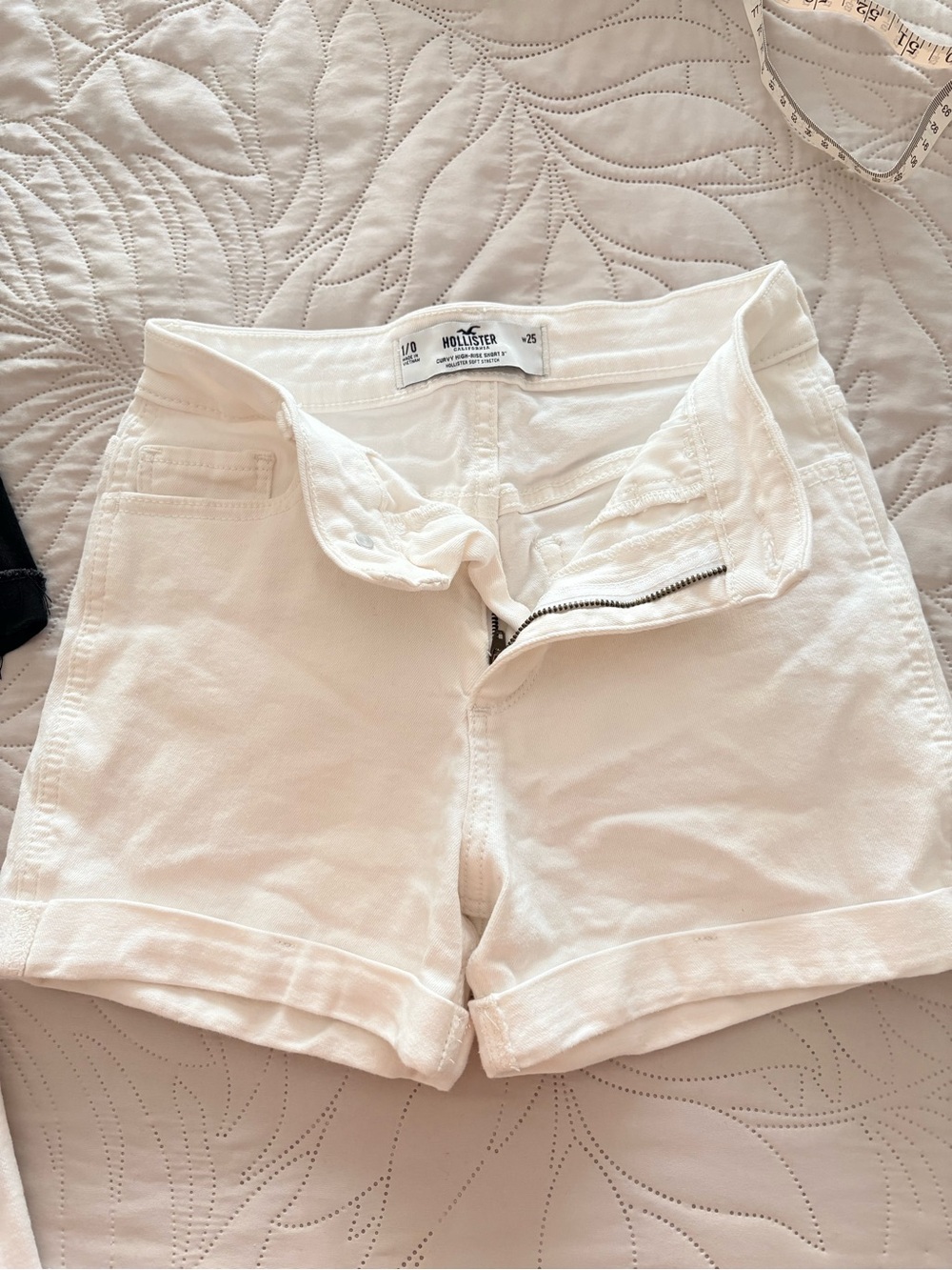 Hollister and express 3 Women's Denim Shorts
Size 0-00